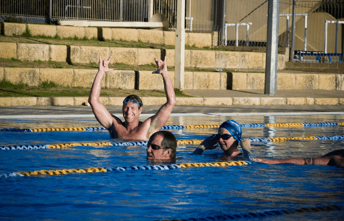 What is the process for enrolling in swimming classes in Perth?